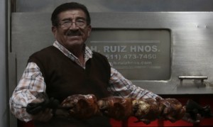 Heriberto Ruiz: "Con mis hornos, los pollos salen más sabrosos".